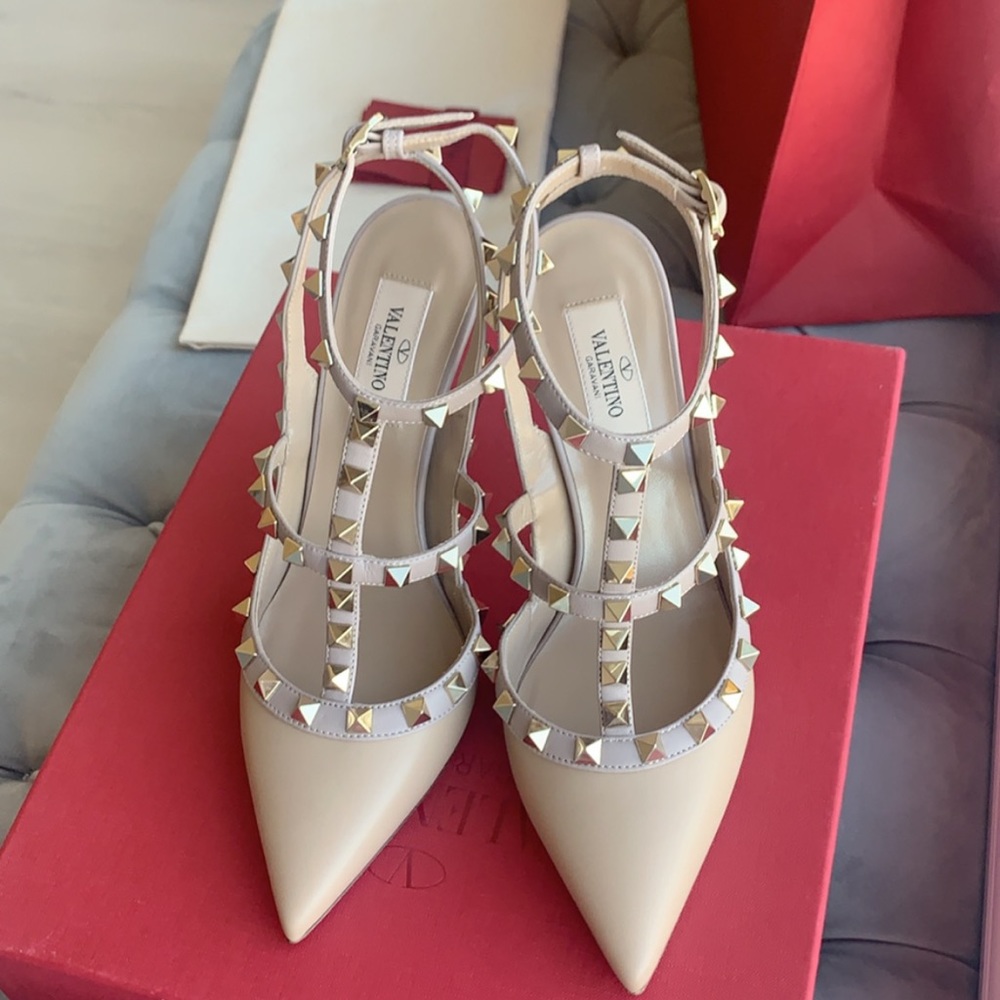 NEW WITH BOX - VALENTINO GARAVANI Rockstud' Pump